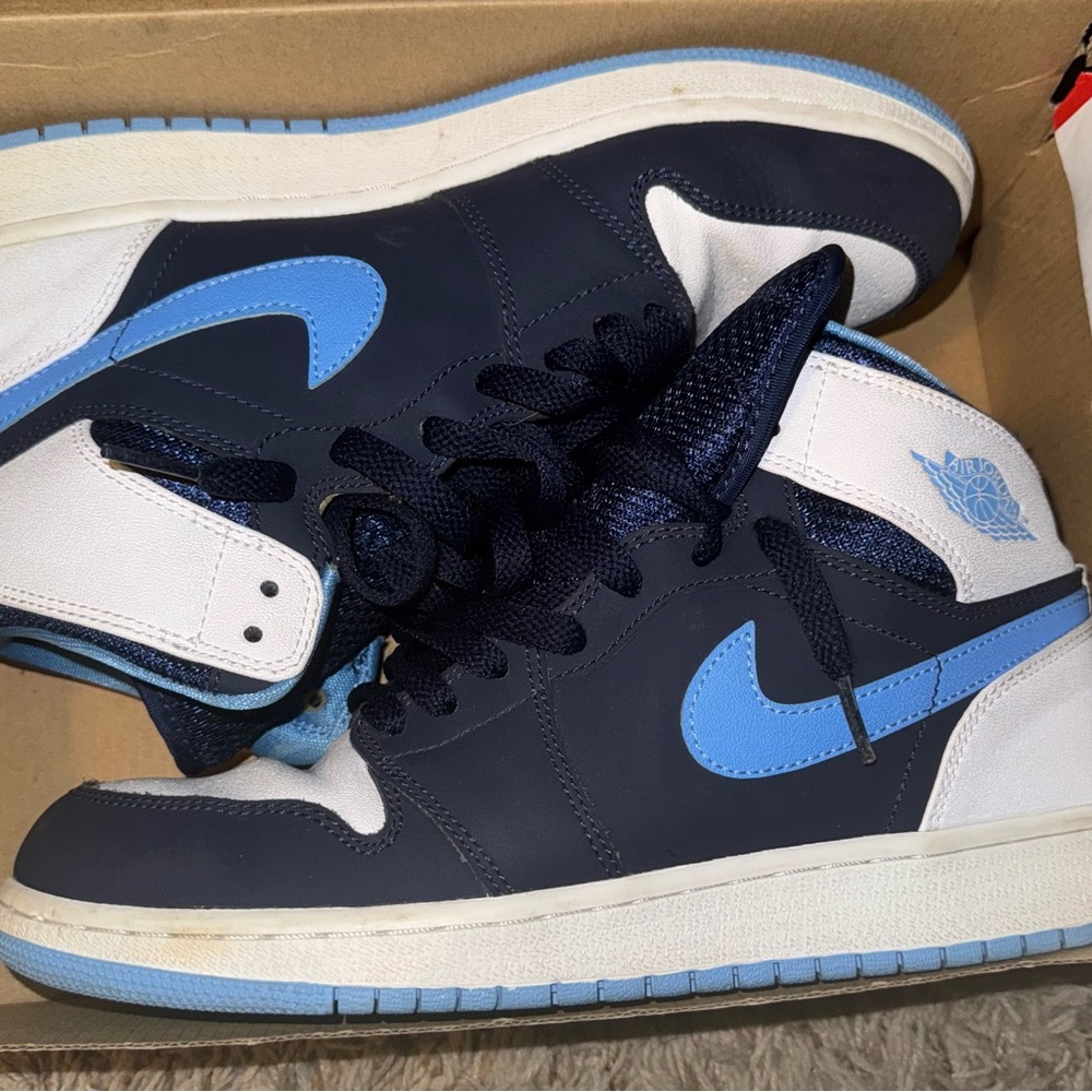 Jordan Men's Shoes in Navy and Light Blue